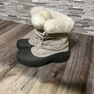 Columbia White and Black Winter Boots